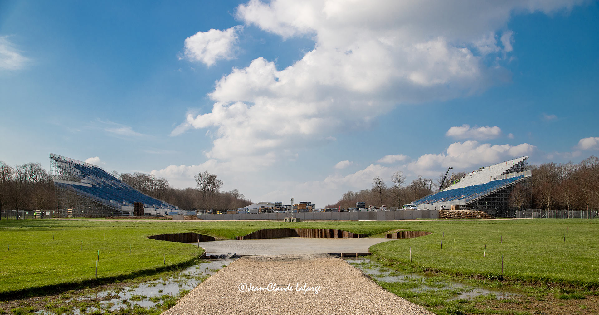 Installations pour les épreuves d'équitation des Jeux olympiques d'été de 2024 de Paris qui se dérouleront du 27 juillet au 6 août 2024 dans le parc du château de Versailles. 