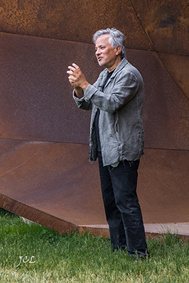 Exposition des Oeuvres D'Anish Kapoor dans le Parc du Château de Versailles.