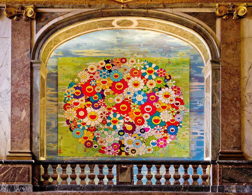 Papier peint (Wall paper) de Takashi Murakami dans la Loggia de l'Escalier de la reine du Château de Versailles.