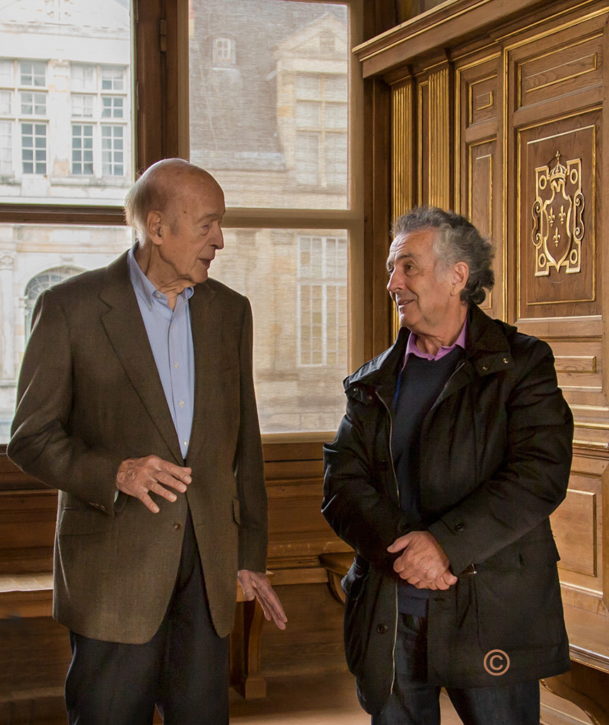 Rencontre fortuite de Jean-Claude Lafarge avec Monsieur le Président de la République Valéry Giscard d'Estaing dans le Château de Fontainebleau le 14 novembre 2015.