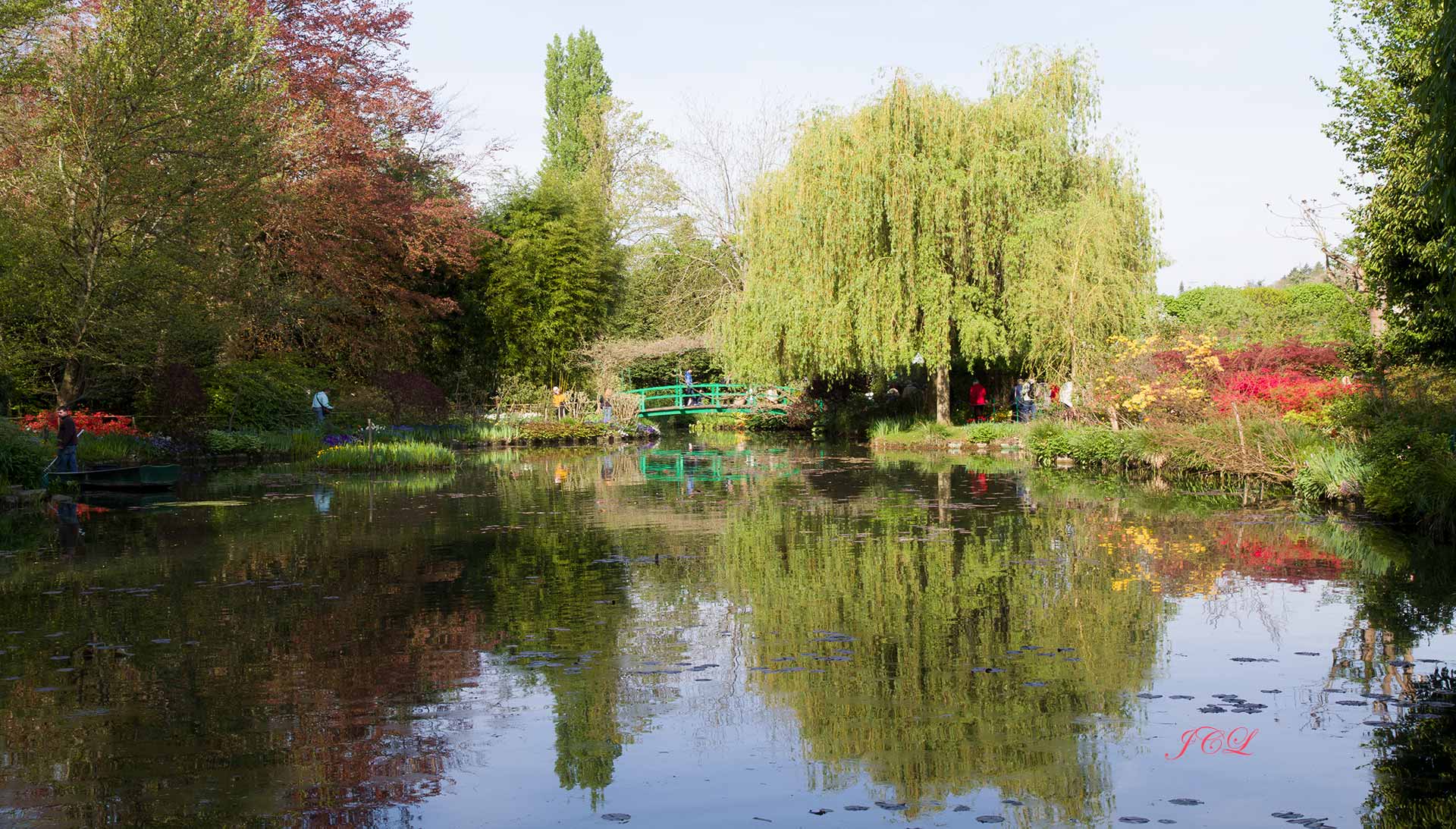 Promenade dans les Jardins de Claude Monet à Giverny, la pièce d'eau le pont japonais.