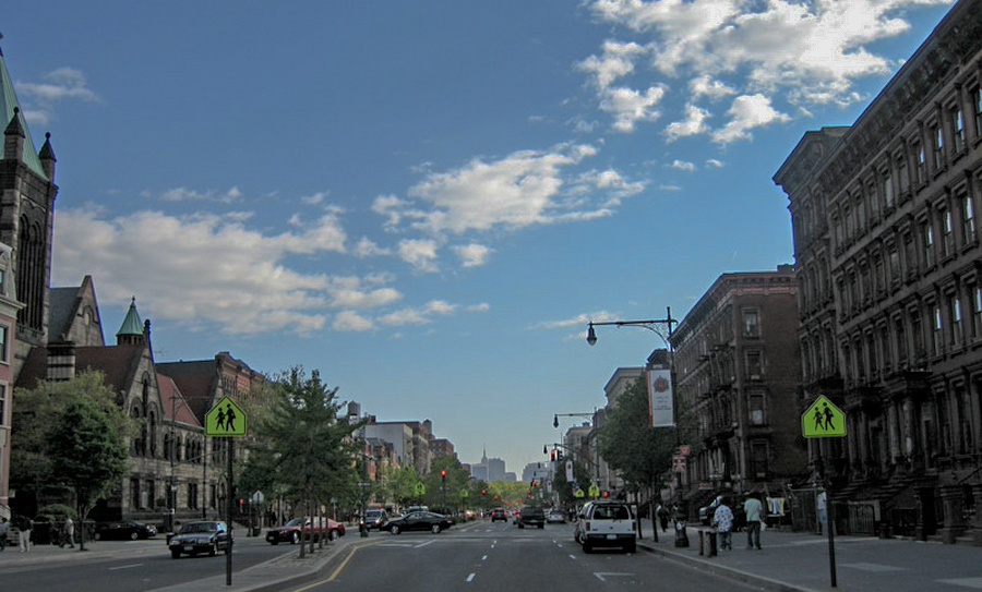 Une avenue dans le quartier de Harlem.
