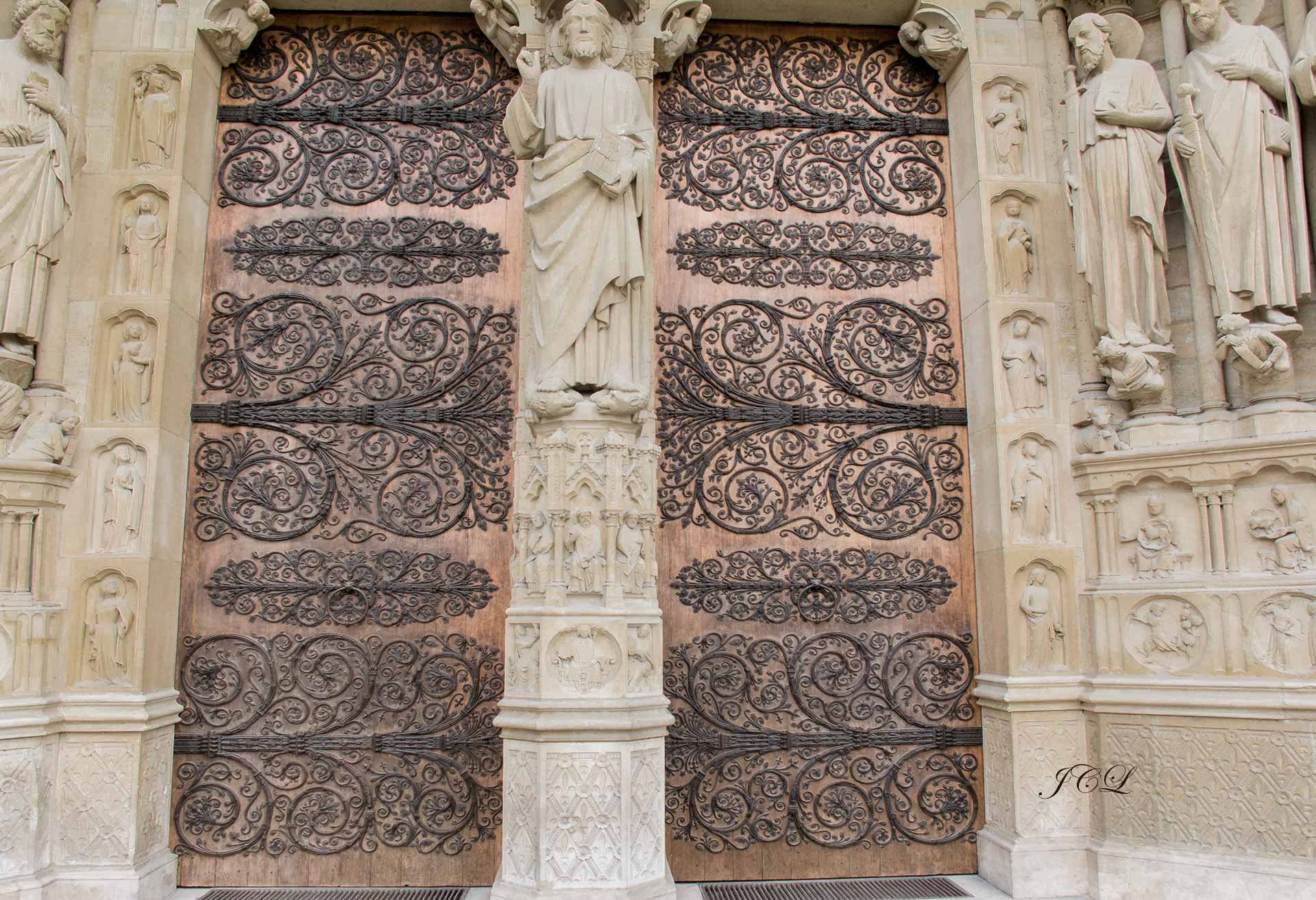 Porte occidentale (Ouest) de la Cathédrale Notre-Dame de Paris.