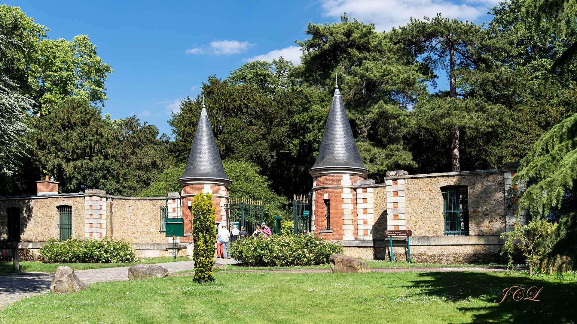 Entrée principale du Parc de Bagatelle dans le Bois de Boulogne route de Sèvres à Neuilly à Paris 16ème. 