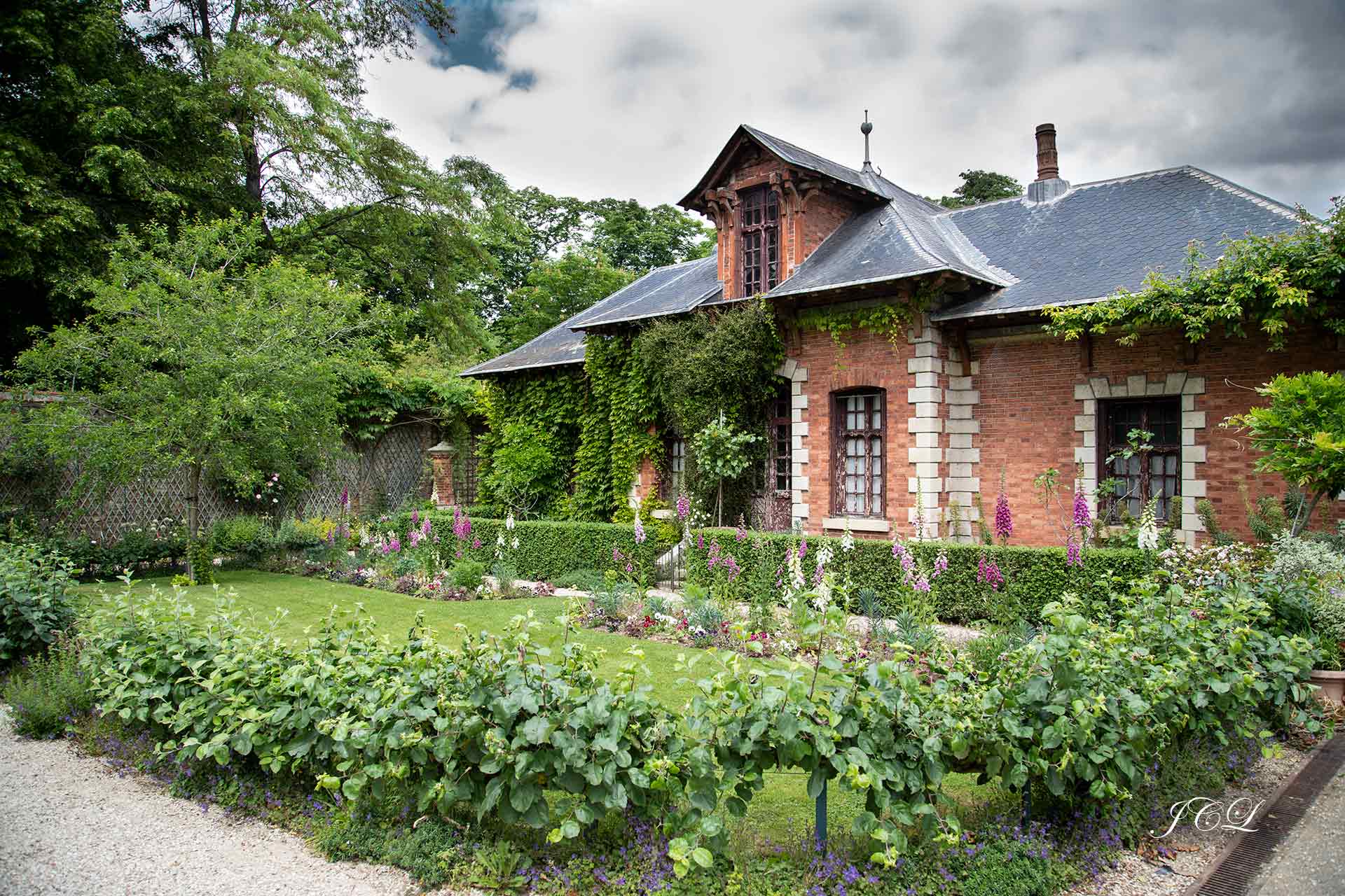 Maison du Chef Jardinier du Parc de Bagatelle de Paris. 