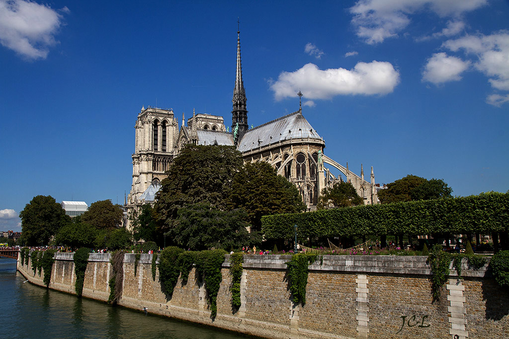 La Cathédrale Notre Dame de Paris peinte par l’Artiste Beverly