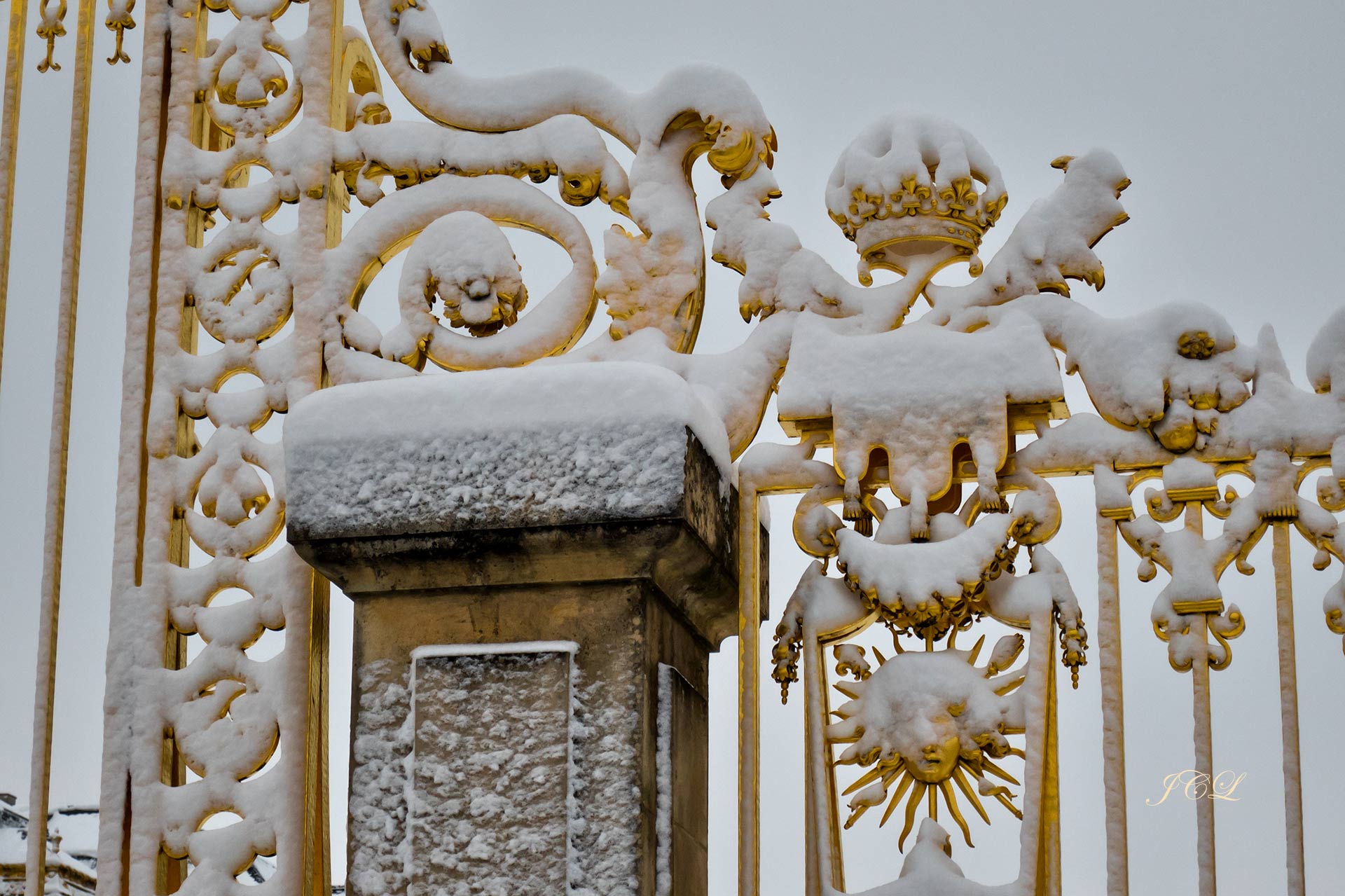 L'ancienne nouvelle grille enneigée comme au temps de Louis XIV.	