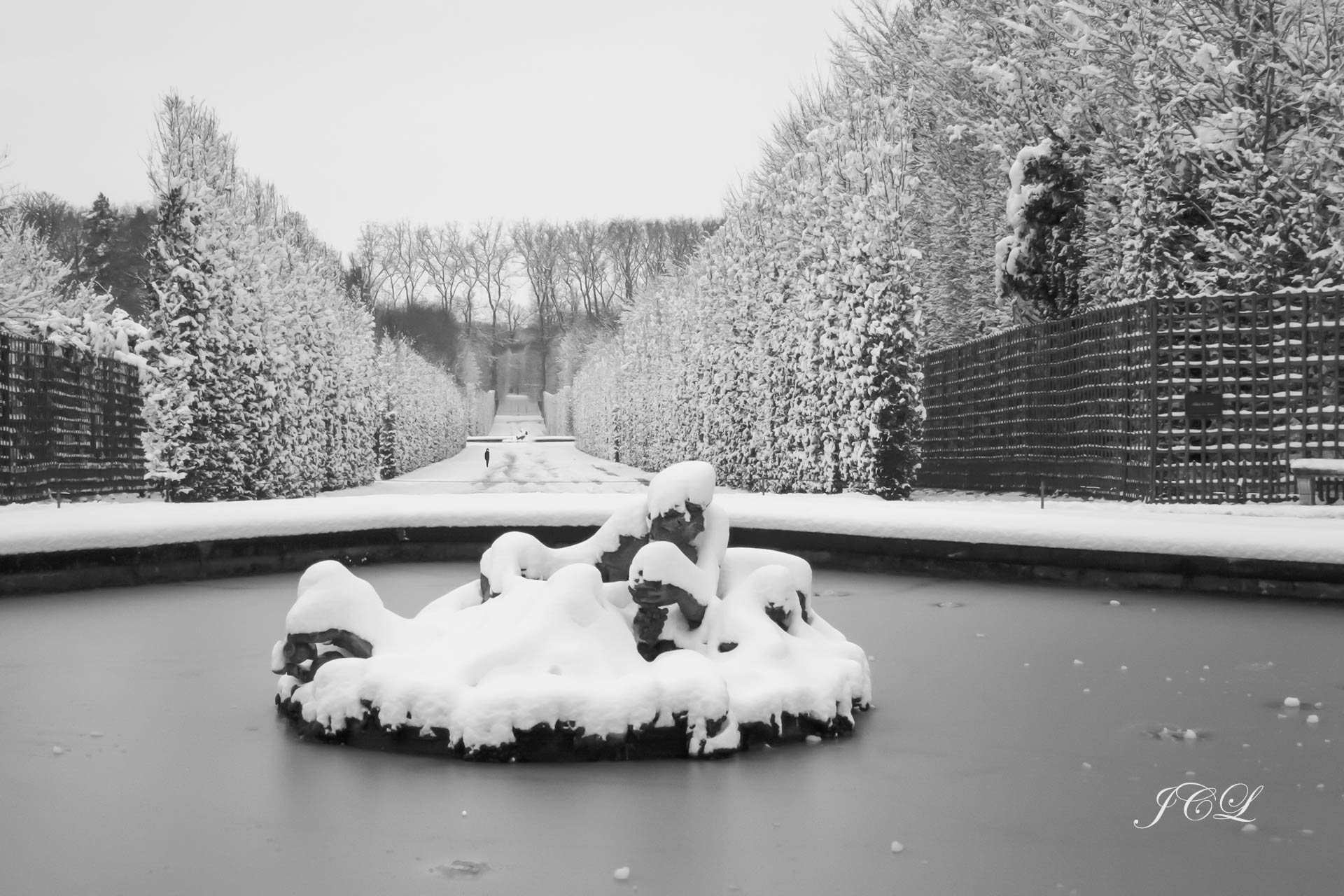 Belles photos du Parc du Chateau de Versailles sous la neige de février 2018.