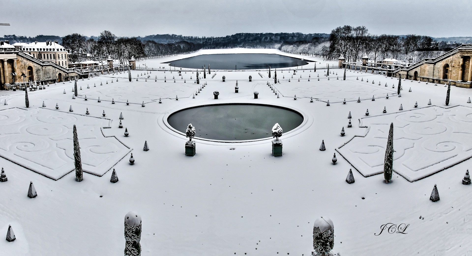 Belles photos du Parc du Chateau de Versailles sous la neige de février 2018.