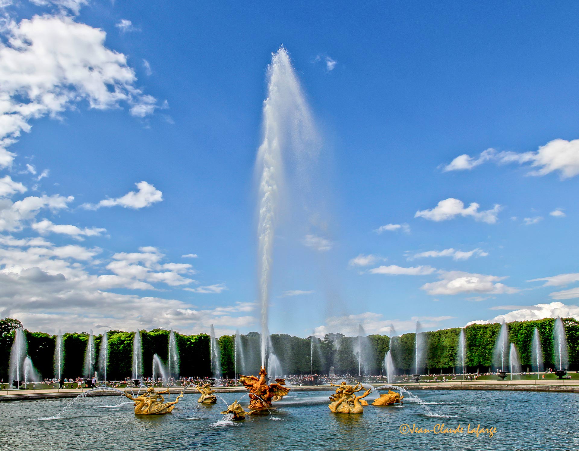 Très Belles photos du Château des Jardins et du Parc de Versailles, bosquet du théâtre d'eau. Le Bassin ovale des enfants dorés de Jules Hardouin Mansart. Bassin d’Apollon. Bassin de Latone. Bassin de Neptune. Grand Petit Canal. Grande perspective. Bosquet de l’Arc de Triomphe. Orangerie. Pièce d’eau des Suisses.