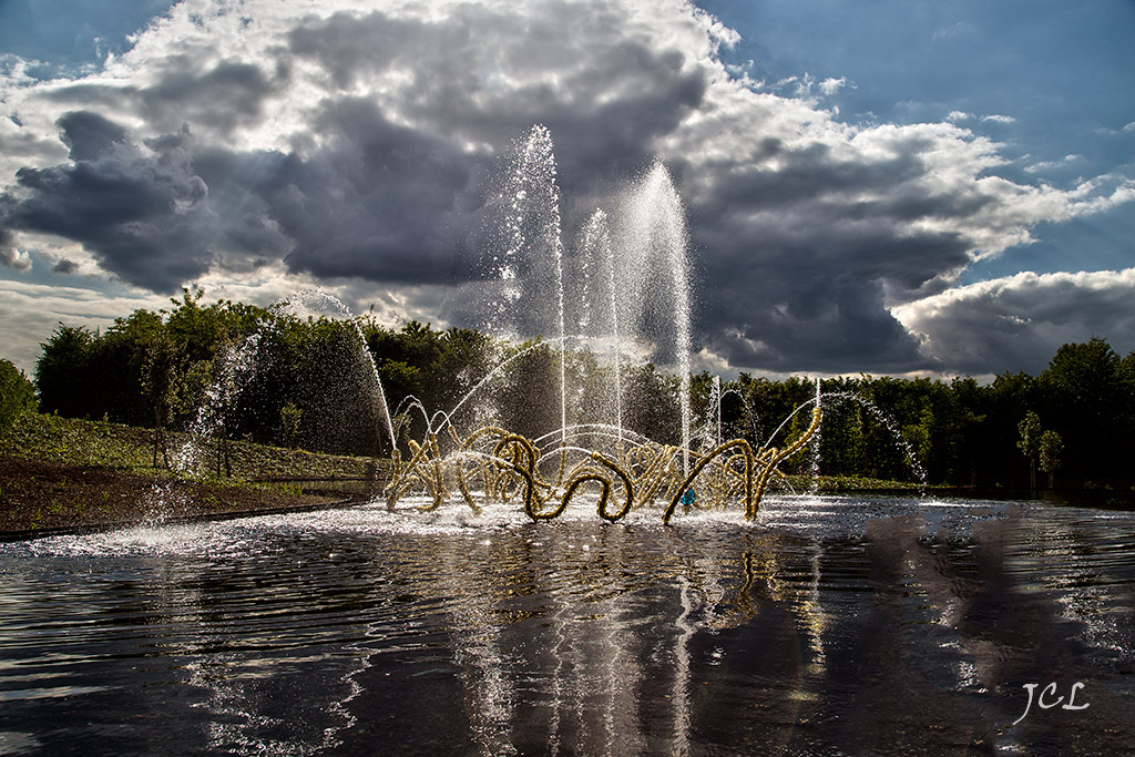 Très Belles photos du Château et du Parc de Versailles, bosquet du théâtre d'eau. Le Bassin ovale des enfants dorés de Jules Hardoin Mansart.