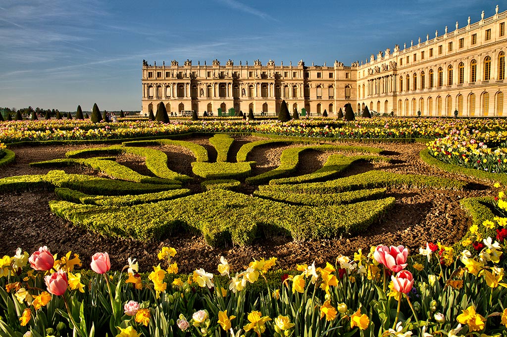 Très Belles photos du Château des Jardins et du Parc de Versailles, bosquet du théâtre d'eau. Le Bassin ovale des enfants dorés de Jules Hardouin Mansart. Bassin d’Apollon. Bassin de Latone. Bassin de Neptune. Grand Petit Canal. Grande perspective. Bosquet de l’Arc de Triomphe. Orangerie. Pièce d’eau des Suisses.