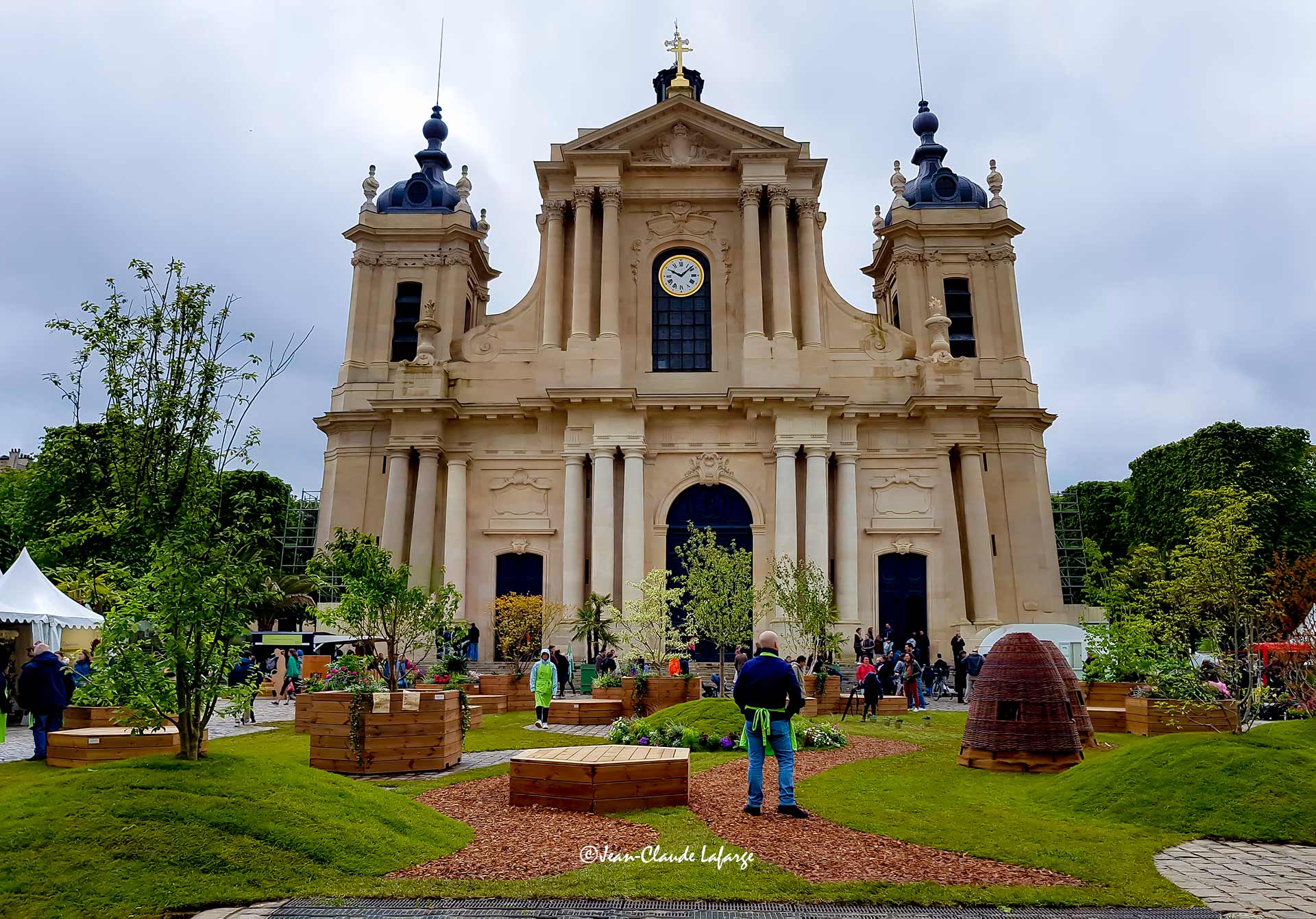 Esprit Jardin Place de la Cathédrale à Versailles.
