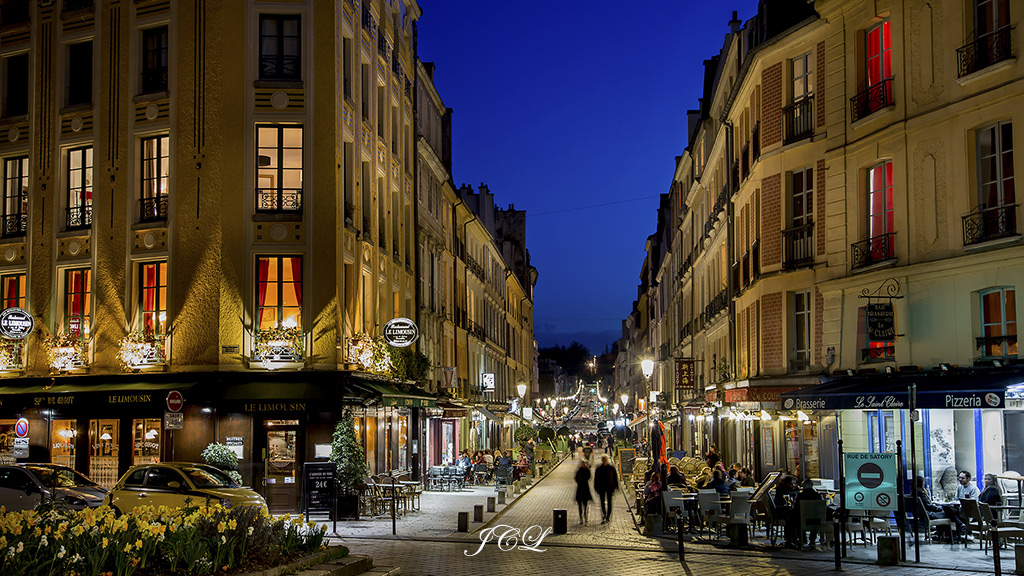 La rue Satory de Versailles à l'heure bleue